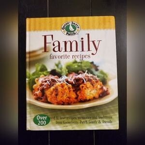 Gooseberry Patch Family Favorite Recipes